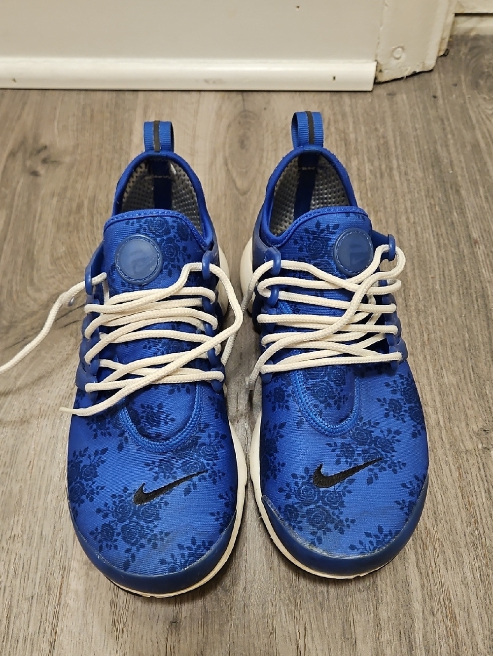 Nike Blue PRESTO Athletic Sneakers with Floral Print